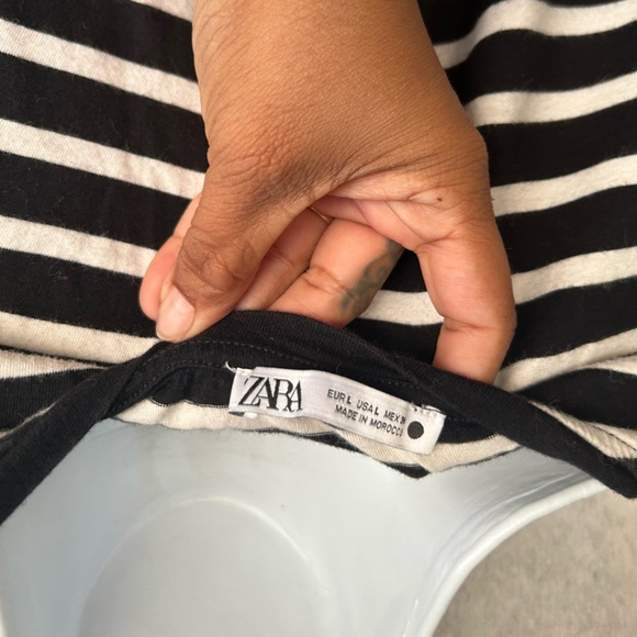 Zara Black and White Striped Tee with Floral Design - Picture 4 of 5